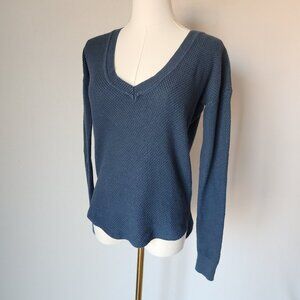 Aritzia Wilfred Galois Silk Cotton Cashmere Waffle Knit V-Neck Sweater Blue
